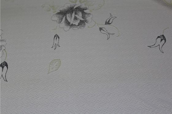 ความกว้าง 2.2 ม. 240g / M2 ผ้าที่นอน Jacquard ถักลายดอกกุหลาบ