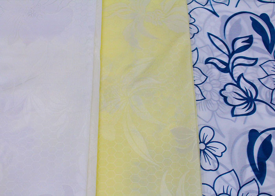 ขายส่งลายดอกไม้ฐานสีขาวพิมพ์ผ้าโพลีเอสเตอร์ pongee tricot สำหรับป้องกันที่นอน
